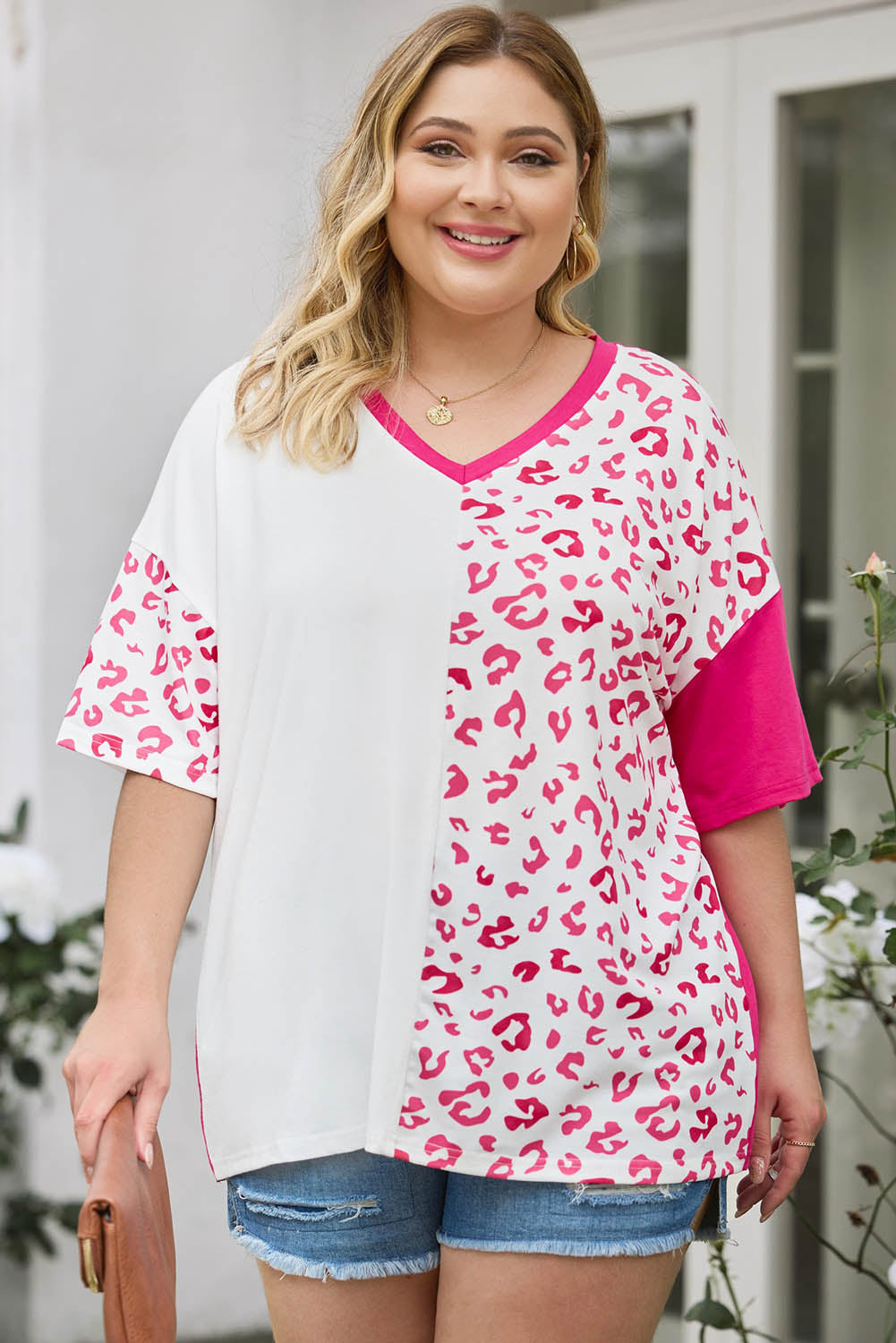 Leanne Two Tone V-Neck T-shirt
